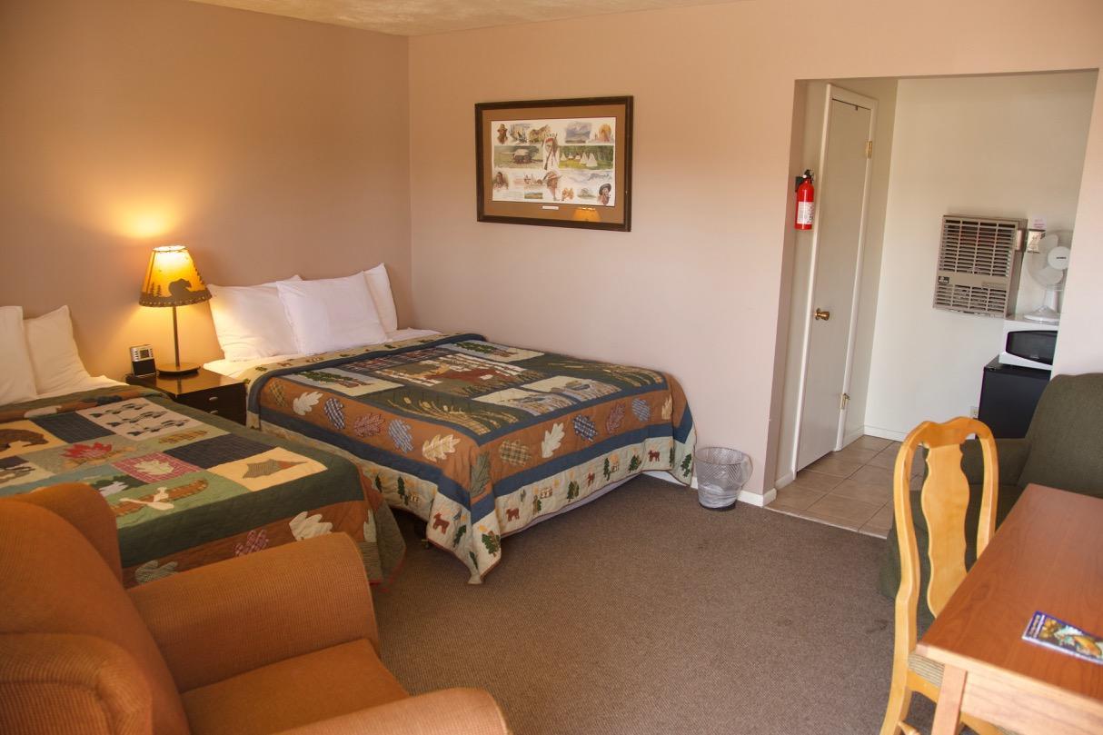 Yellowstone Holiday Motel Уест Йелоустоун Екстериор снимка