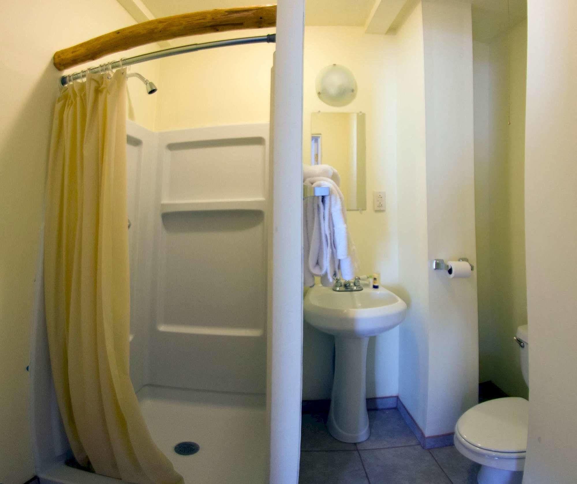 Yellowstone Holiday Motel Уест Йелоустоун Екстериор снимка