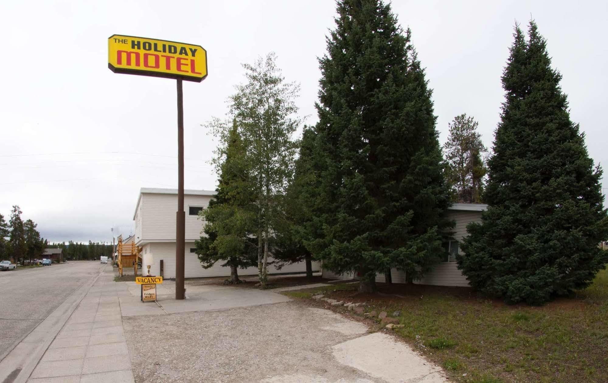 Yellowstone Holiday Motel Уест Йелоустоун Екстериор снимка