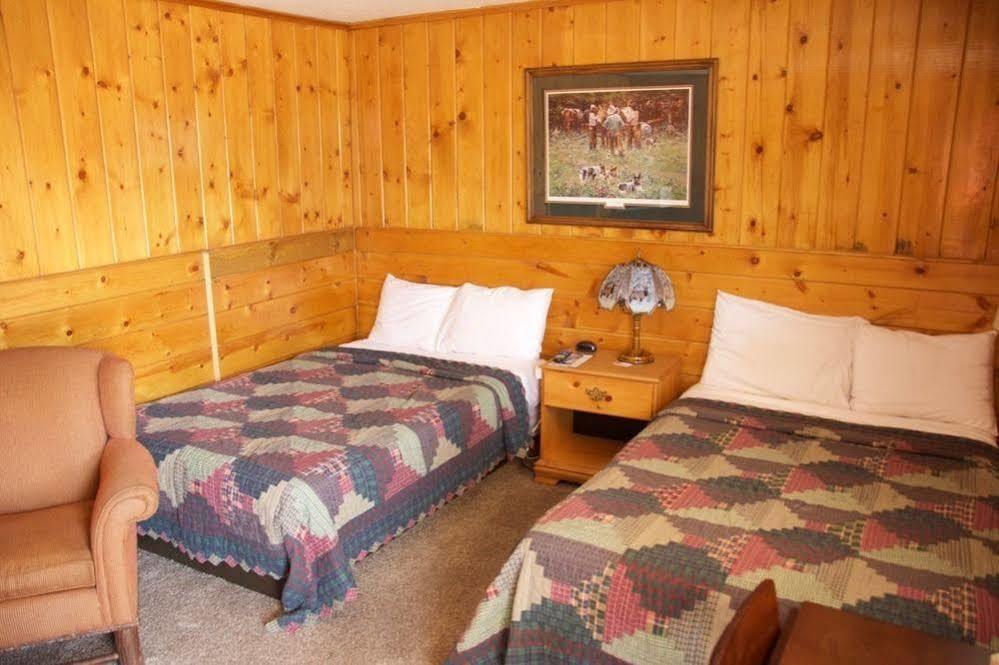Yellowstone Holiday Motel Уест Йелоустоун Екстериор снимка